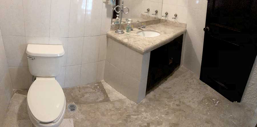 Joyas de Brisamar Altamar 3 - Baño de visitas 1
